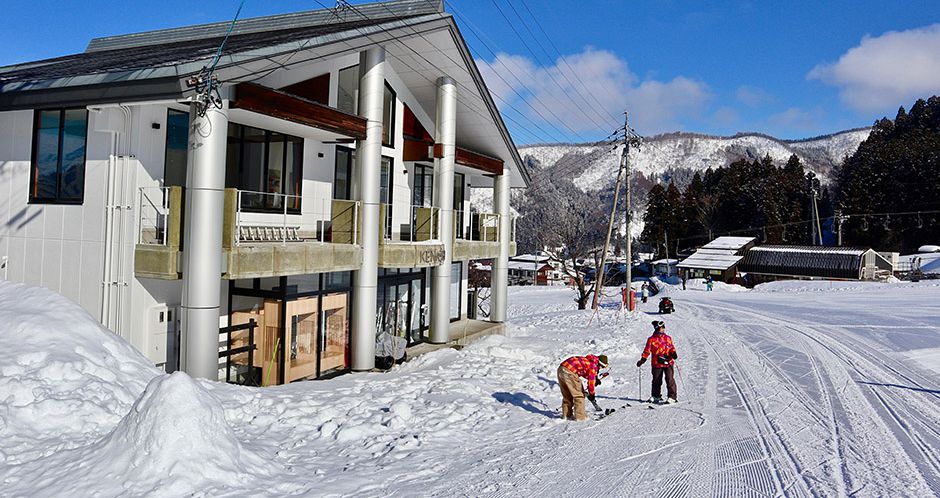 Easy access to the slopes each day. Photo: Kenashi - image_1